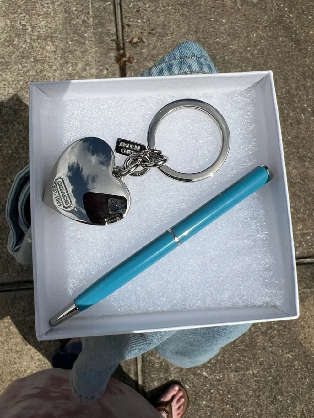 Coach Turquoise Heart Photo Keychain with Matching Pen - Picture 2 of 3